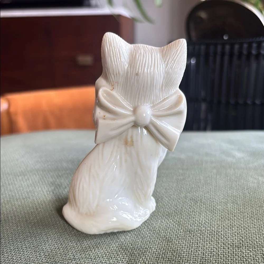 Vintage Avon Cream Cat- collectible desk figurine/decor